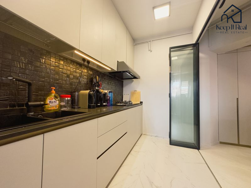 694 Jurong West Central